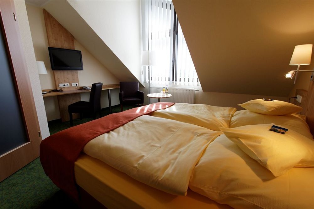 Hotel Und Landgasthof Zum Bockshahn Spessart  Екстериор снимка