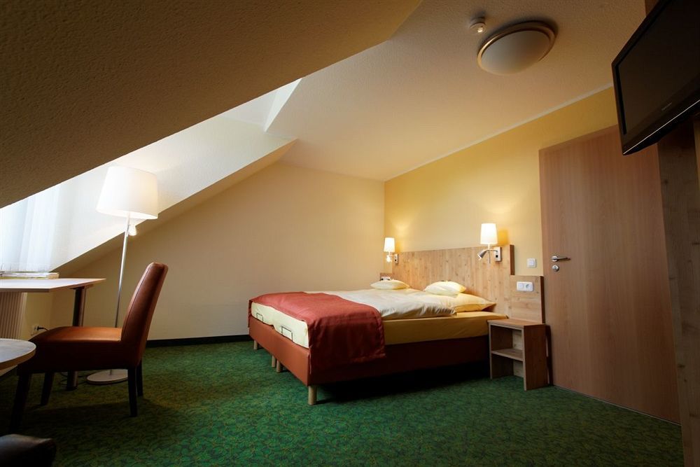 Hotel Und Landgasthof Zum Bockshahn Spessart  Екстериор снимка