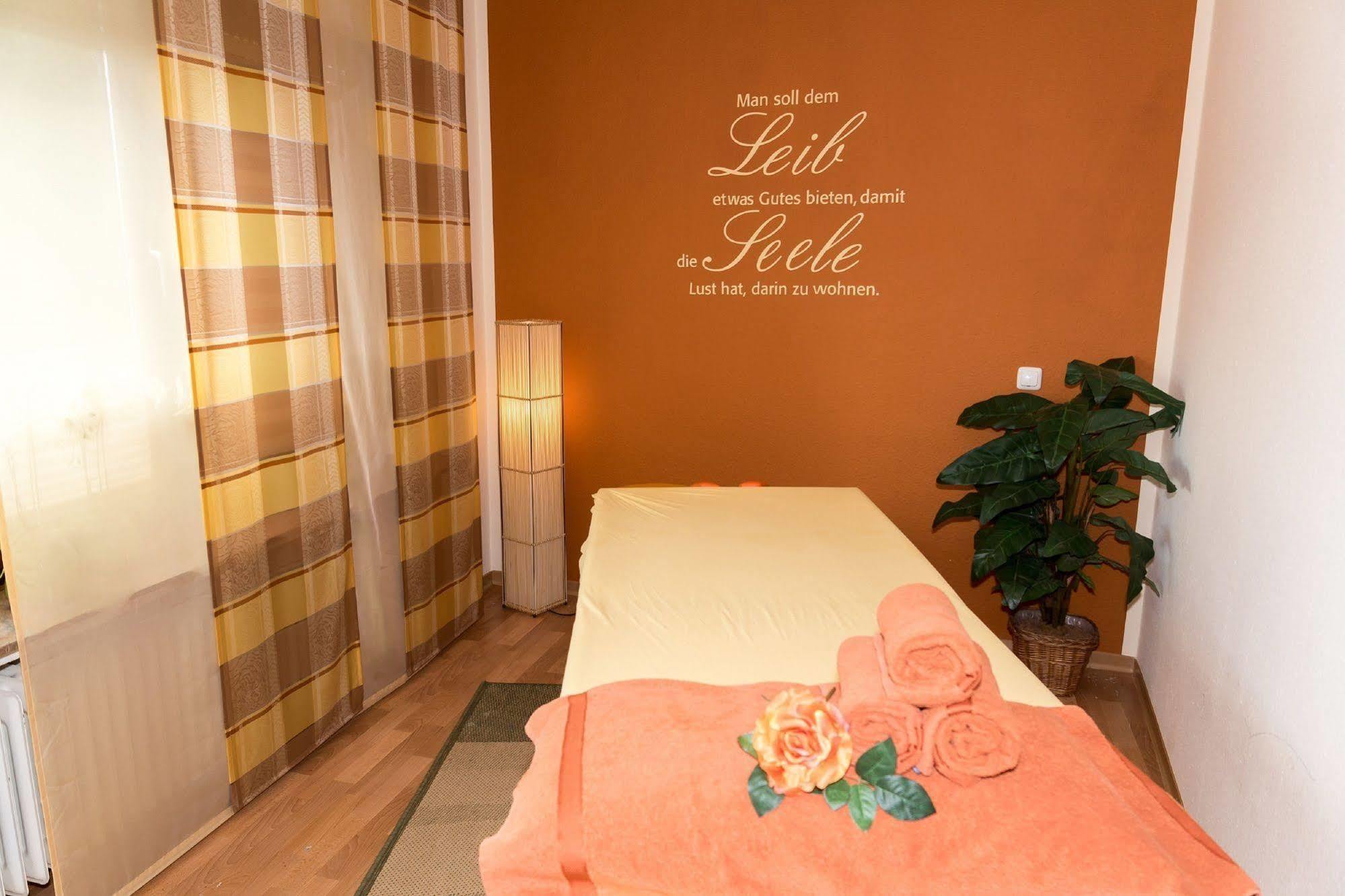 Hotel Und Landgasthof Zum Bockshahn Spessart  Екстериор снимка